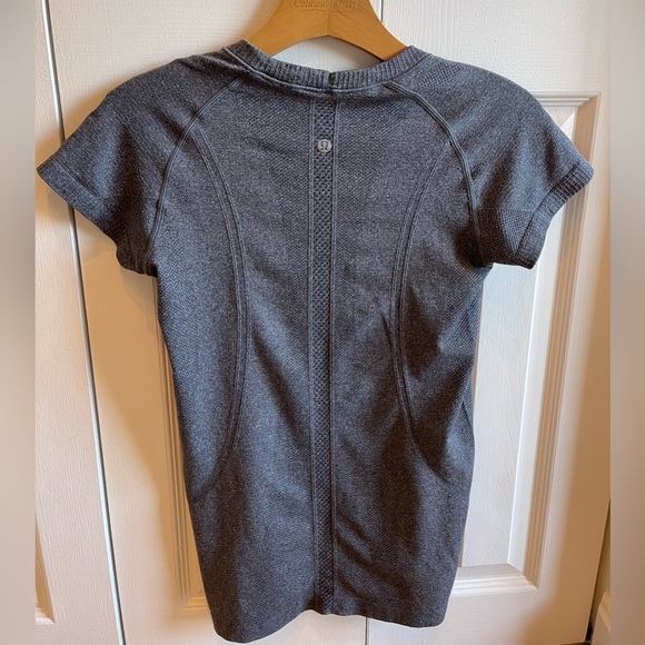 Lululemon Swiftly Tech Short Sleeve Top - Picture 2 of 4